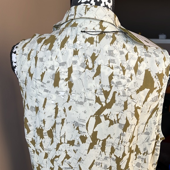 Cabi Flurry Top (style 4356) - Picture 8 of 13